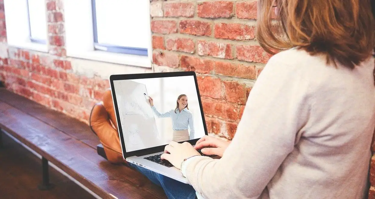 Image of online course